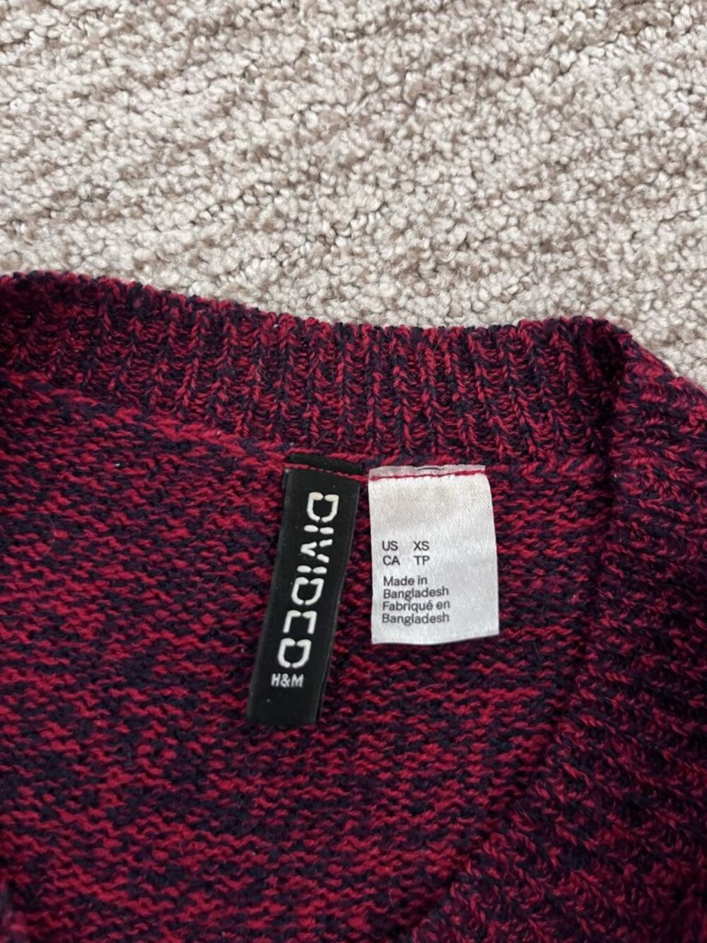 H&M Divided Red Knit Sweater - Picture 2 of 3